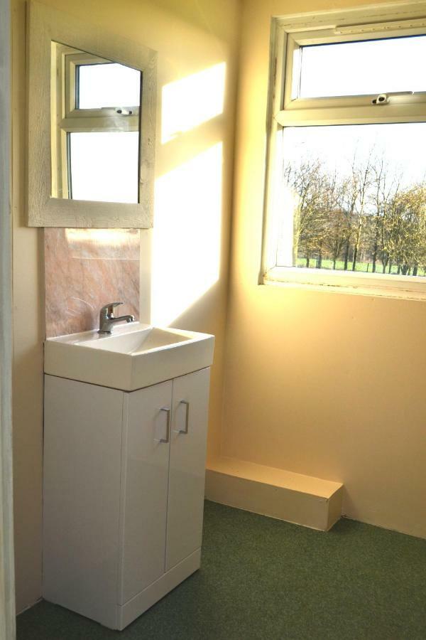 Shepherd'S Hut Hotel Blandford Forum Exterior foto